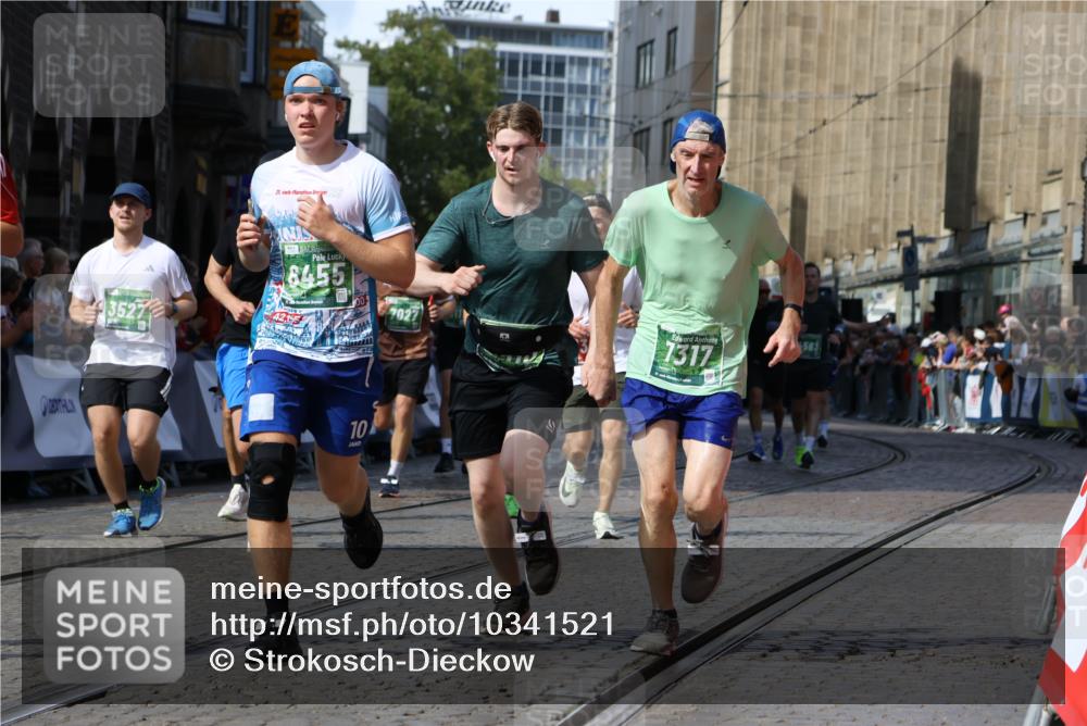 13.09.2026 - 21. swb-Marathon Bremen Strokosch-Dieckow http://msf.ph/oto/10341521 13.09.2026 13:26:53 Ziel 1368, 1649, 2779, 3526, 3603, 3852, 4077, 5747, 5992, 6289, 6375, 6548, 7626, 9260, 13195, 946, 1493, 1494, 2089, 2454, 3076, 3302, 3527, 4121, 4327, 4397, 4563, 5689, 5943, 6455, 7027, 7072, 9150, 9511, 9854, 9878 meine-sportfotos.de