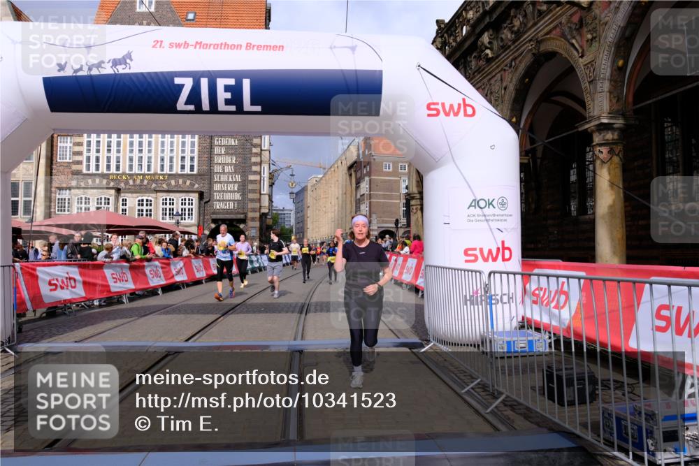 13.09.2026 - 21. swb-Marathon Bremen Tim E. http://msf.ph/oto/10341523 13.09.2026 11:11:12 Ziel 10148, 10163, 10461, 10462, 10527, 10547, 10653, 10792, 10841, 10911, 11043, 11047, 11237, 11327, 11335, 11465, 11483, 11513, 11691, 11756, 11993, 12401 meine-sportfotos.de