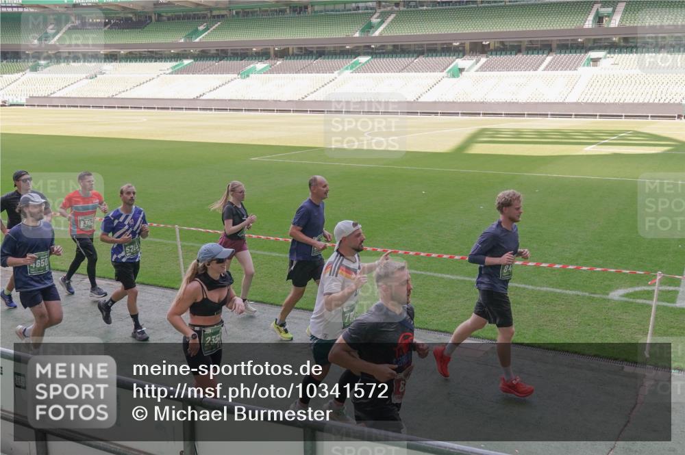 13.09.2026 - 21. swb-Marathon Bremen Michael Burmester http://msf.ph/oto/10341572 13.09.2026 13:23:37 Laufen im Stadion 137, 160, 182, 211, 324, 434, 533, 548, 571, 609, 708, 721, 739, 743, 752, 892, 1157, 1178, 1259, 1273, 1331, 1471, 1597, 1598, 1657, 1691, 1746, 1788, 1883, 1944, 2213, 2252, 2286, 2312, 2433, 2445, 2465, 2475, 2483, 2495, 2503, 2504, 2526, 2571, 2619, 2685, 2711, 2768, 2776, 2936, 2968, 3252, 3282, 3288, 3289, 3292, 3312, 3347, 3351, 3364, 3381, 3395, 3423, 3447, 3505, 3530, 3559, 3727, 3770, 3784, 3819, 4020, 4054, 4231, 4406, 4407, 4431, 4466, 4467, 4584, 1506 meine-sportfotos.de