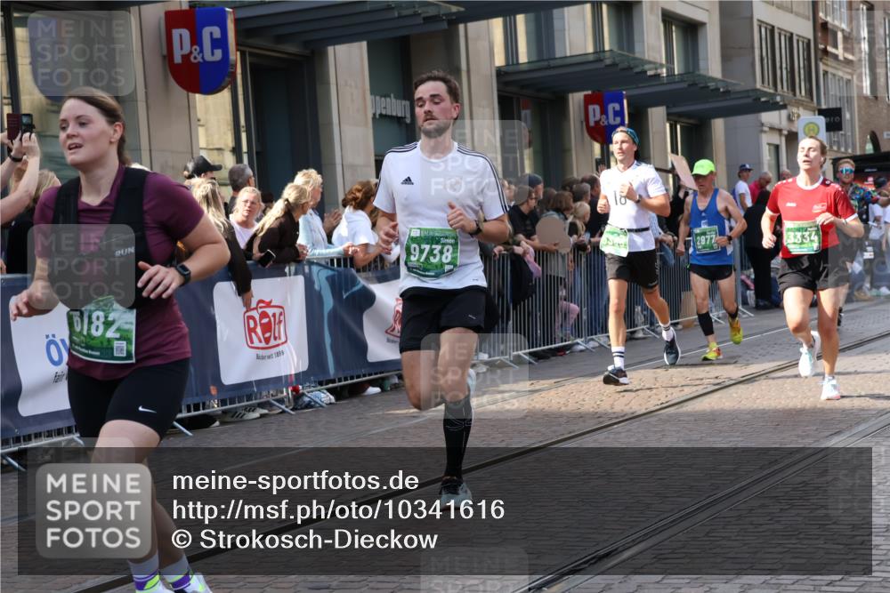 13.09.2026 - 21. swb-Marathon Bremen Strokosch-Dieckow http://msf.ph/oto/10341616 13.09.2026 13:27:55 Ziel 178, 210, 1343, 1380, 1460, 2047, 2977, 3114, 3294, 3334, 3597, 4506, 5250, 5360, 5889, 6182, 7926, 8429, 8570, 8656, 9064, 9167, 9168, 9543, 9549, 9738, 9881, 440, 488, 534, 762, 857, 1456, 1932, 2686, 3013, 3135, 3460, 3480, 3576, 3970, 4106, 4133, 4265, 4421, 4496, 4593, 4744, 5081, 5462, 5557, 6067, 6468, 6522, 7042, 7138, 7358, 8188, 8351, 9067, 9145, 9494, 9727, 13069, 13198 meine-sportfotos.de