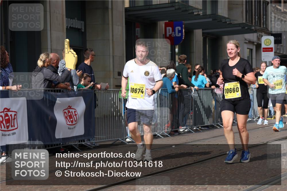 13.09.2026 - 21. swb-Marathon Bremen Strokosch-Dieckow http://msf.ph/oto/10341618 13.09.2026 11:07:46 Ziel 10135, 10139, 10188, 10404, 10493, 10660, 10674, 10767, 10793, 10851, 10859, 11032, 11044, 11263, 11378, 11404, 11659, 11831, 11833, 11958, 12024, 12031, 12066, 12160, 12248, 12325, 12384, 12389, 10138, 10279, 10280, 10363, 10364, 10501, 10505, 10580, 10595, 10661, 10674, 10695, 10830, 10871, 10907, 10935, 10937, 11037, 11223, 11515, 11643, 11767, 11899, 11924, 11934, 12097, 12167, 12168, 12194, 12210, 12277, 12307, 12511, 12512 meine-sportfotos.de
