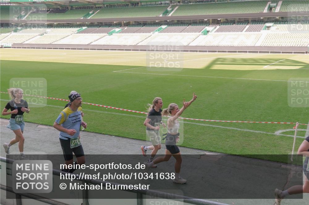 13.09.2026 - 21. swb-Marathon Bremen Michael Burmester http://msf.ph/oto/10341638 13.09.2026 13:23:47 Laufen im Stadion 137, 160, 182, 211, 324, 434, 533, 548, 571, 609, 708, 721, 739, 743, 752, 892, 1157, 1178, 1259, 1273, 1331, 1463, 1471, 1597, 1598, 1657, 1691, 1746, 1788, 1883, 1944, 2095, 2213, 2252, 2286, 2312, 2323, 2433, 2445, 2465, 2475, 2483, 2495, 2503, 2504, 2526, 2571, 2768, 2776, 2936, 2968, 3252, 3282, 3288, 3289, 3292, 3298, 3312, 3347, 3364, 3381, 3395, 3423, 3447, 3505, 3530, 3559, 3727, 3770, 3784, 3819, 4020, 4054, 4231, 4406, 4407, 4431, 4466, 4467, 4584 meine-sportfotos.de