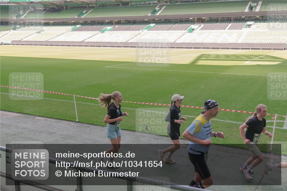 13.09.2026 - 21. swb-Marathon Bremen Michael Burmester http://msf.ph/oto/10341654 13.09.2026 13:23:48 Laufen im Stadion 137, 160, 182, 211, 324, 434, 533, 548, 571, 609, 708, 721, 723, 739, 743, 752, 892, 1157, 1178, 1259, 1273, 1331, 1463, 1471, 1597, 1598, 1657, 1691, 1746, 1788, 1883, 1944, 2095, 2211, 2213, 2252, 2286, 2312, 2323, 2433, 2445, 2465, 2475, 2483, 2495, 2503, 2504, 2526, 2571, 2768, 2776, 2936, 2968, 3252, 3282, 3288, 3289, 3292, 3298, 3312, 3347, 3364, 3381, 3395, 3423, 3447, 3505, 3530, 3559, 3727, 3770, 3819, 4020, 4054, 4231, 4406, 4407, 4431, 4466, 4467, 4584 meine-sportfotos.de