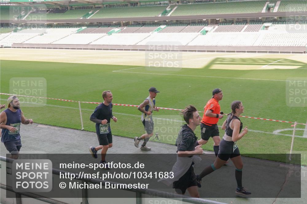 13.09.2026 - 21. swb-Marathon Bremen Michael Burmester http://msf.ph/oto/10341683 13.09.2026 13:23:54 Laufen im Stadion 137, 160, 182, 211, 324, 434, 533, 548, 571, 609, 708, 721, 723, 739, 743, 752, 892, 1157, 1178, 1259, 1273, 1331, 1463, 1471, 1597, 1598, 1691, 1746, 1788, 1883, 1944, 2095, 2211, 2213, 2252, 2286, 2312, 2323, 2433, 2445, 2465, 2475, 2483, 2495, 2497, 2503, 2504, 2526, 2571, 2644, 2768, 2776, 2936, 2968, 3252, 3282, 3288, 3289, 3292, 3298, 3306, 3312, 3347, 3364, 3381, 3395, 3423, 3447, 3505, 3530, 3559, 3727, 3770, 3819, 4020, 4054, 4231, 4406, 4407, 4431, 4466, 4467, 4584 meine-sportfotos.de