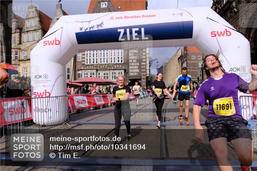 13.09.2026 - 21. swb-Marathon Bremen Tim E. http://msf.ph/oto/10341694 13.09.2026 11:11:19 Ziel 10148, 10163, 10313, 10527, 10547, 10644, 10653, 10792, 10841, 11043, 11062, 11141, 11237, 11335, 11483, 11679, 11691, 11756, 11993, 12401, 12507 meine-sportfotos.de