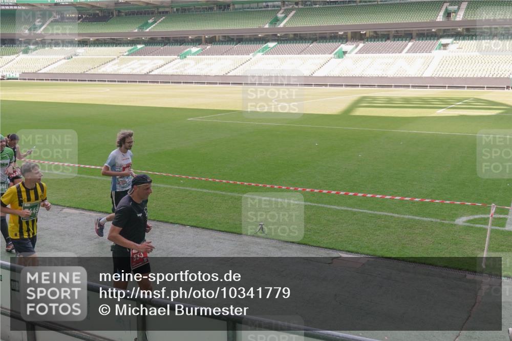 13.09.2026 - 21. swb-Marathon Bremen Michael Burmester http://msf.ph/oto/10341779 13.09.2026 13:24:14 Laufen im Stadion 137, 182, 213, 294, 324, 434, 505, 533, 548, 609, 708, 721, 723, 739, 743, 752, 892, 1178, 1273, 1331, 1463, 1471, 1491, 1515, 1597, 1598, 1746, 1788, 1944, 2095, 2211, 2213, 2252, 2267, 2286, 2312, 2323, 2433, 2445, 2465, 2475, 2483, 2495, 2497, 2503, 2526, 2554, 2571, 2644, 2768, 2776, 2936, 2968, 3211, 3252, 3282, 3288, 3289, 3292, 3298, 3306, 3312, 3347, 3364, 3381, 3395, 3423, 3447, 3505, 3559, 3727, 3770, 3819, 4054, 4231, 4466, 4467 meine-sportfotos.de
