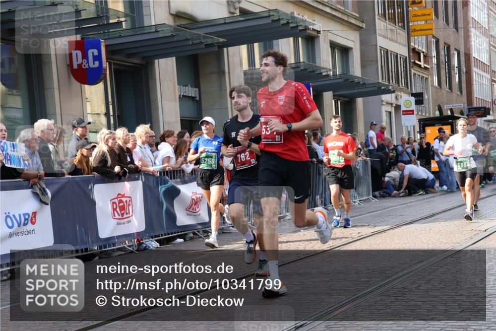 13.09.2026 - 21. swb-Marathon Bremen Strokosch-Dieckow http://msf.ph/oto/10341799 13.09.2026 13:28:00 Ziel 178, 210, 1239, 1380, 1460, 2047, 2977, 3114, 3294, 3334, 3597, 4250, 4506, 5250, 5360, 5683, 5889, 6182, 7926, 8429, 8570, 9064, 9167, 9168, 9543, 9549, 9738, 9881, 440, 488, 534, 762, 1343, 1456, 1932, 2686, 3013, 3135, 3480, 3576, 3970, 4106, 4133, 4265, 4496, 4593, 4744, 5462, 6067, 6468, 6522, 7042, 7138, 7358, 8188, 8351, 8656, 9067, 9145, 9494, 9727, 13069, 13198 meine-sportfotos.de