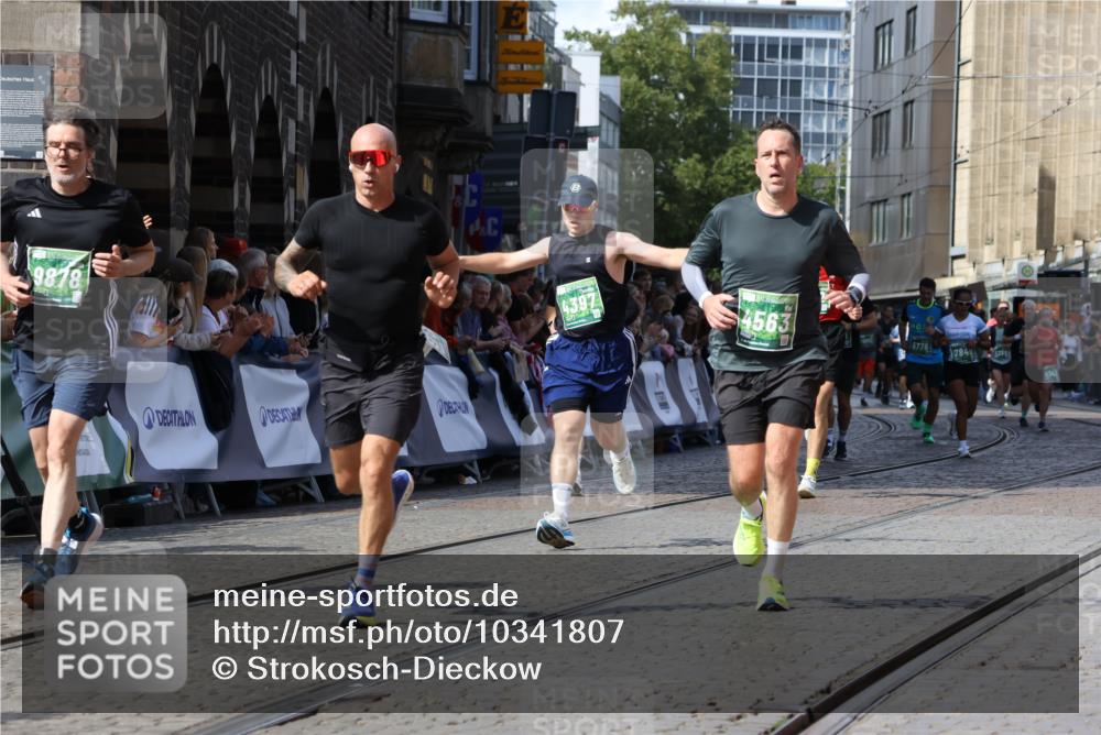 13.09.2026 - 21. swb-Marathon Bremen Strokosch-Dieckow http://msf.ph/oto/10341807 13.09.2026 13:27:00 Ziel 1368, 2779, 3526, 3852, 3893, 4077, 4441, 4598, 5054, 5937, 6289, 6375, 6548, 6580, 8112, 9260, 9551, 13097, 1493, 1494, 2454, 3273, 4121, 4397, 4558, 4563, 6776, 7072, 7849, 8219, 9159, 9343, 9511, 9854, 9878, 10112, 10113 meine-sportfotos.de