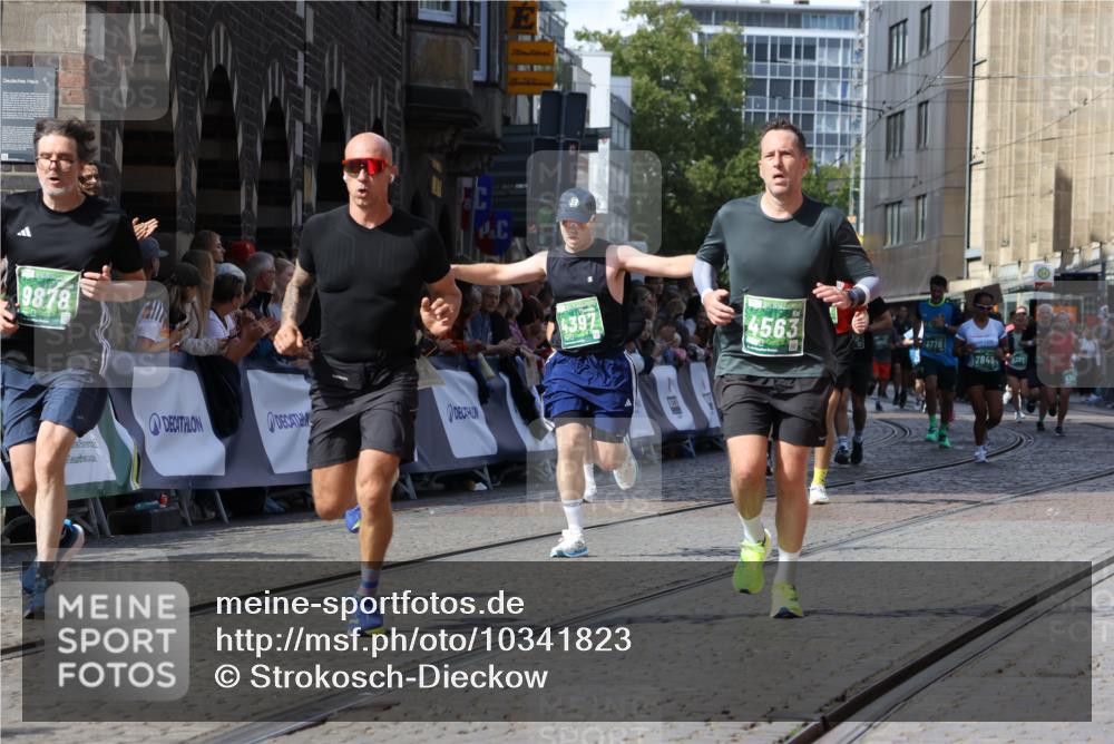 13.09.2026 - 21. swb-Marathon Bremen Strokosch-Dieckow http://msf.ph/oto/10341823 13.09.2026 13:27:00 Ziel 1368, 2779, 3526, 3852, 3893, 4077, 4441, 4598, 5054, 5937, 6289, 6375, 6548, 6580, 8112, 9260, 9551, 13097, 1493, 1494, 2454, 3273, 4121, 4397, 4558, 4563, 6776, 7072, 7849, 8219, 9159, 9343, 9511, 9854, 9878, 10112, 10113 meine-sportfotos.de