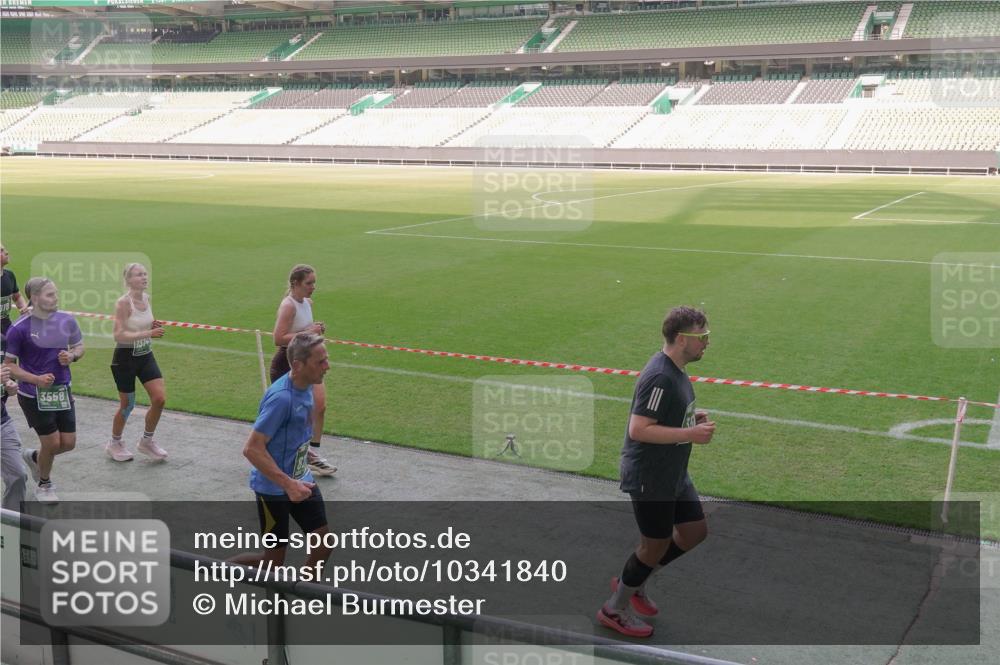 13.09.2026 - 21. swb-Marathon Bremen Michael Burmester http://msf.ph/oto/10341840 13.09.2026 13:24:24 Laufen im Stadion 137, 182, 213, 294, 324, 434, 505, 533, 548, 609, 708, 721, 723, 739, 743, 752, 892, 1178, 1273, 1331, 1463, 1471, 1491, 1504, 1515, 1597, 1598, 1746, 1788, 1830, 1944, 2095, 2211, 2252, 2267, 2271, 2286, 2312, 2323, 2433, 2445, 2465, 2475, 2483, 2495, 2497, 2503, 2506, 2554, 2571, 2644, 2768, 2776, 2833, 2936, 2968, 3005, 3142, 3211, 3252, 3282, 3288, 3289, 3292, 3298, 3306, 3312, 3347, 3364, 3381, 3390, 3395, 3423, 3447, 3505, 3559, 3727, 3770, 3819, 4231, 4466, 4467 meine-sportfotos.de