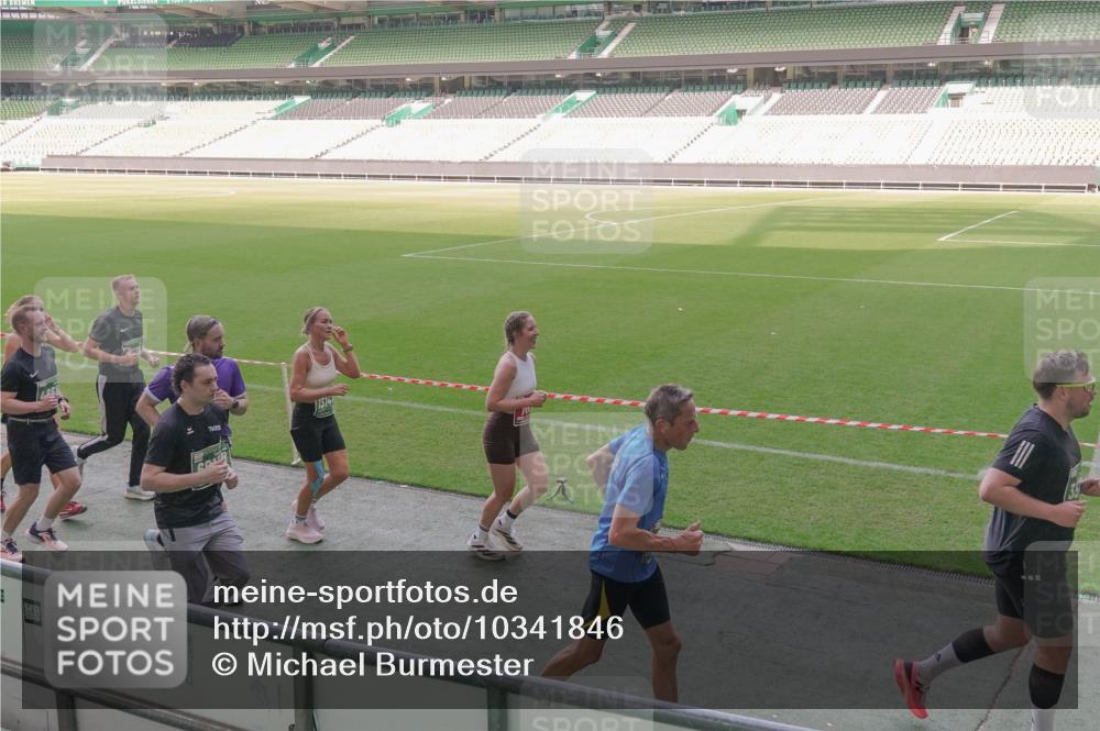 13.09.2026 - 21. swb-Marathon Bremen Michael Burmester http://msf.ph/oto/10341846 13.09.2026 13:24:24 Laufen im Stadion 137, 182, 213, 294, 324, 434, 505, 533, 548, 609, 708, 721, 723, 739, 743, 752, 892, 1178, 1273, 1331, 1463, 1471, 1491, 1504, 1515, 1597, 1598, 1746, 1788, 1830, 1944, 2095, 2211, 2252, 2267, 2271, 2286, 2312, 2323, 2433, 2445, 2465, 2475, 2483, 2495, 2497, 2503, 2506, 2554, 2571, 2644, 2768, 2776, 2833, 2936, 2968, 3005, 3142, 3211, 3252, 3282, 3288, 3289, 3292, 3298, 3306, 3312, 3347, 3364, 3381, 3390, 3395, 3423, 3447, 3505, 3559, 3727, 3770, 3819, 4231, 4466, 4467 meine-sportfotos.de