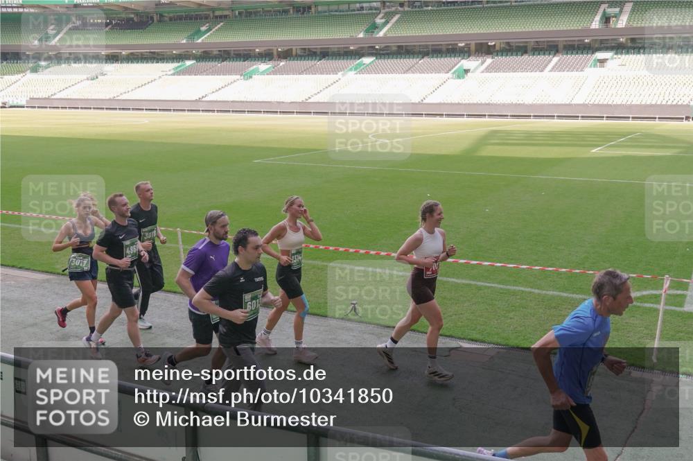 13.09.2026 - 21. swb-Marathon Bremen Michael Burmester http://msf.ph/oto/10341850 13.09.2026 13:24:25 Laufen im Stadion 137, 182, 213, 294, 324, 434, 505, 533, 548, 609, 708, 721, 723, 739, 743, 752, 892, 1273, 1331, 1463, 1471, 1491, 1504, 1515, 1597, 1598, 1746, 1830, 1944, 2095, 2211, 2252, 2267, 2271, 2286, 2312, 2323, 2433, 2445, 2465, 2475, 2483, 2495, 2497, 2503, 2506, 2554, 2571, 2644, 2768, 2776, 2833, 2936, 2968, 3005, 3142, 3211, 3252, 3282, 3288, 3289, 3292, 3298, 3306, 3312, 3347, 3364, 3381, 3390, 3395, 3423, 3447, 3505, 3559, 3727, 3770, 3819, 4231, 4466, 4467 meine-sportfotos.de