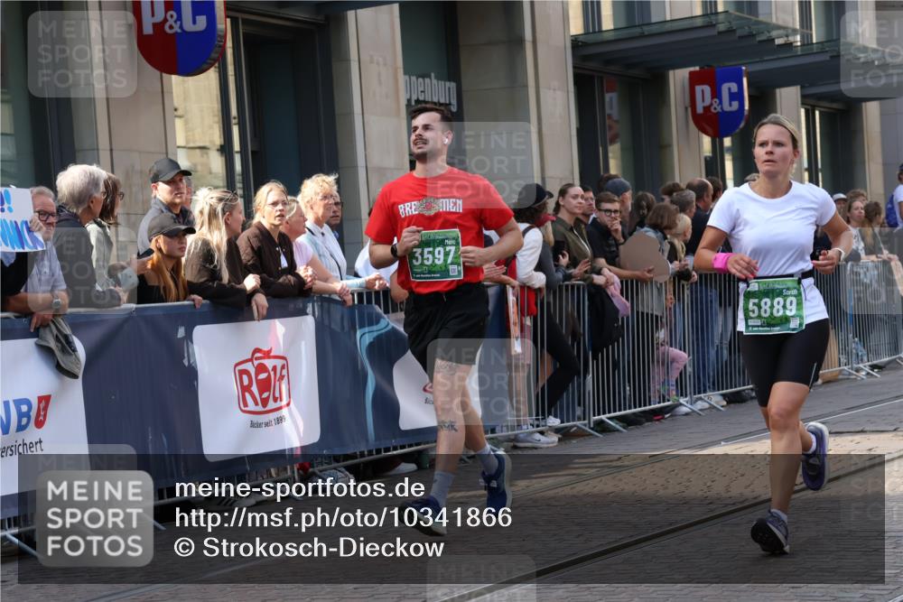 13.09.2026 - 21. swb-Marathon Bremen Strokosch-Dieckow http://msf.ph/oto/10341866 13.09.2026 13:28:02 Ziel 178, 210, 1239, 1380, 1460, 2047, 2764, 2977, 3114, 3294, 3334, 3597, 4250, 4506, 5250, 5360, 5683, 5889, 6182, 7926, 8429, 8483, 8570, 9064, 9167, 9168, 9543, 9549, 9738, 9881, 440, 488, 534, 762, 1343, 1456, 1932, 3135, 3480, 3576, 3970, 4106, 4133, 4265, 4496, 4744, 5462, 6067, 6468, 6522, 7042, 7138, 7358, 7926, 8188, 8351, 8656, 9067, 9145, 9494, 9727, 13069, 13198 meine-sportfotos.de