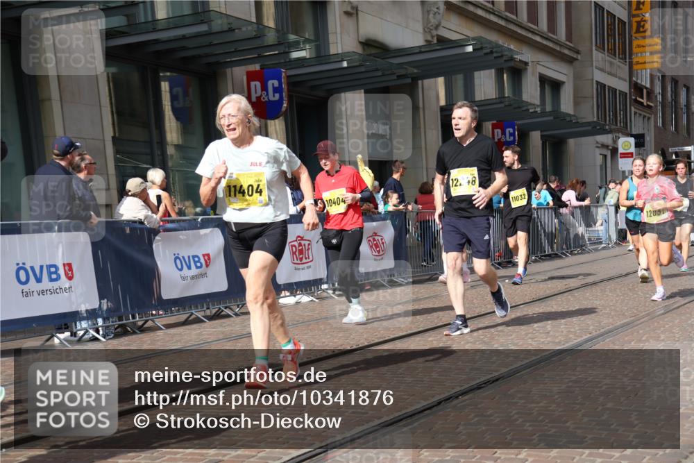 13.09.2026 - 21. swb-Marathon Bremen Strokosch-Dieckow http://msf.ph/oto/10341876 13.09.2026 11:07:56 Ziel 10135, 10188, 10404, 10493, 10767, 10793, 10851, 10859, 11032, 11044, 11124, 11263, 11378, 11404, 11509, 11659, 11831, 11833, 11958, 12073, 12160, 12164, 12248, 12315, 12325, 12384, 12389, 10139, 10363, 10364, 10580, 10595, 10660, 10661, 10674, 10830, 10871, 10907, 10935, 10937, 11037, 11044, 11223, 11378, 11515, 11643, 11924, 11934, 12024, 12031, 12066, 12097, 12167, 12168, 12194, 12307, 12511, 12512 meine-sportfotos.de