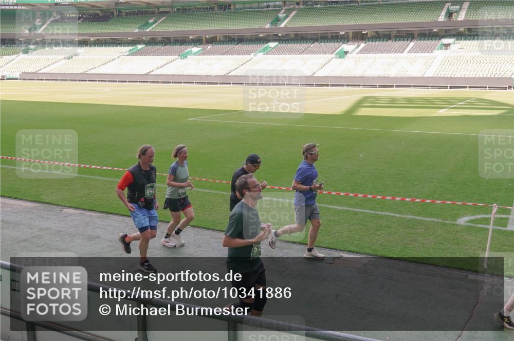 13.09.2026 - 21. swb-Marathon Bremen Michael Burmester http://msf.ph/oto/10341886 13.09.2026 13:24:31 Laufen im Stadion 137, 182, 213, 294, 324, 434, 505, 533, 548, 609, 708, 721, 723, 739, 743, 752, 815, 1273, 1331, 1463, 1471, 1491, 1504, 1515, 1597, 1598, 1830, 1944, 2059, 2095, 2211, 2252, 2267, 2271, 2286, 2312, 2323, 2354, 2445, 2465, 2483, 2495, 2497, 2503, 2506, 2554, 2571, 2644, 2752, 2768, 2776, 2833, 2896, 2936, 2968, 3005, 3142, 3211, 3252, 3259, 3282, 3288, 3289, 3292, 3298, 3306, 3312, 3329, 3364, 3381, 3390, 3395, 3423, 3447, 3559, 3727, 3770, 3819, 4466, 4467 meine-sportfotos.de
