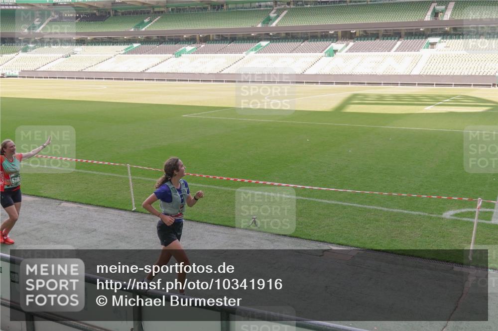 13.09.2026 - 21. swb-Marathon Bremen Michael Burmester http://msf.ph/oto/10341916 13.09.2026 13:24:39 Laufen im Stadion 137, 182, 213, 294, 324, 434, 505, 533, 548, 721, 723, 739, 743, 752, 815, 818, 1273, 1463, 1471, 1491, 1504, 1515, 1561, 1597, 1598, 1830, 1944, 2059, 2095, 2211, 2252, 2267, 2271, 2286, 2312, 2323, 2354, 2445, 2465, 2483, 2495, 2497, 2503, 2506, 2554, 2571, 2591, 2644, 2752, 2768, 2776, 2833, 2878, 2896, 2936, 2968, 2981, 3005, 3142, 3211, 3259, 3282, 3288, 3289, 3292, 3298, 3306, 3312, 3329, 3364, 3381, 3390, 3395, 3423, 3447, 3770, 3819, 4466 meine-sportfotos.de
