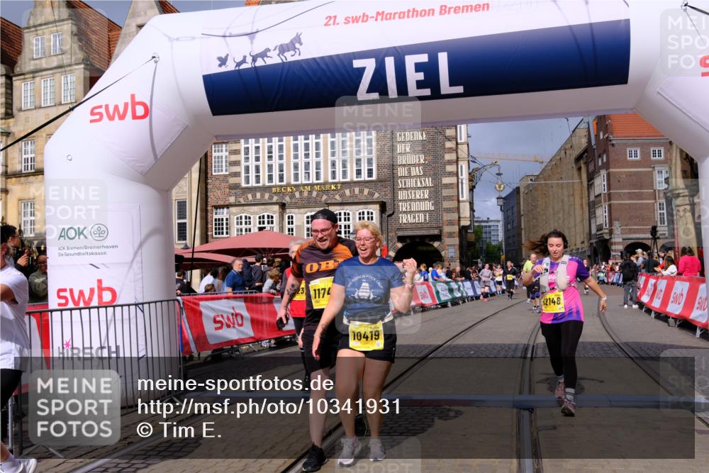13.09.2026 - 21. swb-Marathon Bremen Tim E. http://msf.ph/oto/10341931 13.09.2026 11:11:33 Ziel 10313, 10419, 10611, 10644, 11036, 11062, 11141, 11216, 11231, 11458, 11679, 11745, 11870, 12126, 12148, 12396, 12464, 12507 meine-sportfotos.de