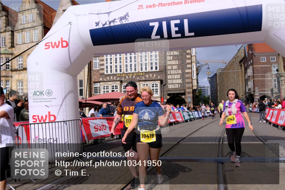13.09.2026 - 21. swb-Marathon Bremen Tim E. http://msf.ph/oto/10341950 13.09.2026 11:11:33 Ziel 10313, 10419, 10611, 10644, 11036, 11062, 11141, 11216, 11231, 11458, 11679, 11745, 11870, 12126, 12148, 12396, 12464, 12507 meine-sportfotos.de