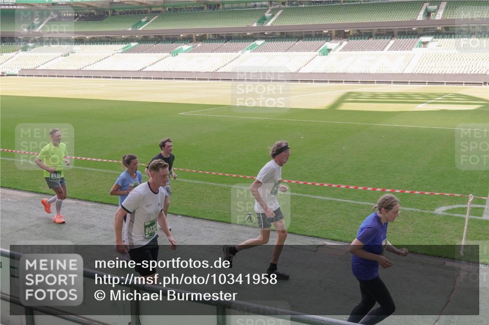 13.09.2026 - 21. swb-Marathon Bremen Michael Burmester http://msf.ph/oto/10341958 13.09.2026 13:24:45 Laufen im Stadion 137, 182, 213, 294, 324, 434, 505, 543, 548, 721, 723, 739, 743, 752, 815, 818, 966, 1273, 1410, 1463, 1471, 1491, 1504, 1515, 1561, 1597, 1598, 1830, 1944, 1953, 2059, 2095, 2211, 2252, 2267, 2271, 2286, 2312, 2323, 2354, 2445, 2465, 2483, 2495, 2497, 2503, 2506, 2554, 2571, 2591, 2644, 2752, 2768, 2776, 2833, 2878, 2896, 2936, 2968, 2981, 3005, 3142, 3211, 3259, 3282, 3288, 3289, 3292, 3298, 3306, 3312, 3329, 3364, 3381, 3390, 3395, 3447, 3770, 3819, 4466 meine-sportfotos.de