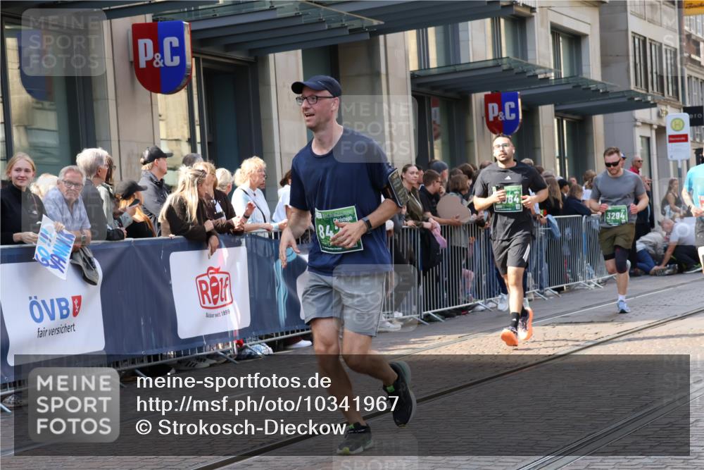13.09.2026 - 21. swb-Marathon Bremen Strokosch-Dieckow http://msf.ph/oto/10341967 13.09.2026 13:28:05 Ziel 178, 210, 1239, 1380, 1460, 2047, 2764, 2977, 3028, 3114, 3294, 3334, 3597, 4250, 4506, 5250, 5360, 5683, 5889, 6182, 8429, 8483, 8570, 9064, 9543, 9549, 9738, 9881, 440, 488, 534, 762, 1343, 1456, 1932, 3135, 3480, 3576, 4106, 4133, 4265, 4744, 5462, 6468, 6522, 7042, 7138, 7358, 7926, 8188, 8351, 8656, 9067, 9145, 9167, 9168, 9494, 9881, 13069, 13198 meine-sportfotos.de
