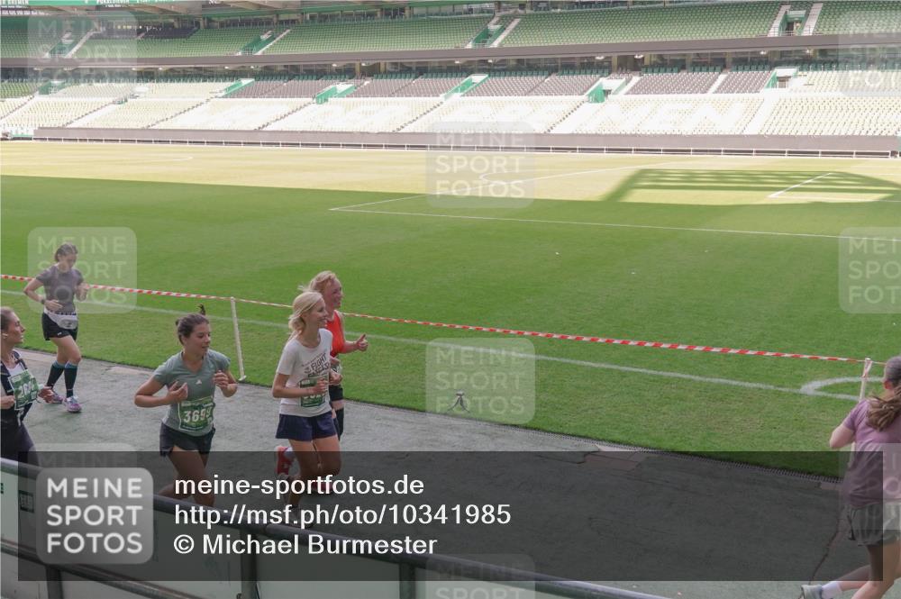 13.09.2026 - 21. swb-Marathon Bremen Michael Burmester http://msf.ph/oto/10341985 13.09.2026 13:24:48 Laufen im Stadion 137, 182, 213, 294, 324, 434, 505, 543, 548, 721, 723, 739, 743, 752, 815, 818, 966, 1273, 1410, 1459, 1463, 1471, 1491, 1504, 1515, 1561, 1597, 1598, 1830, 1944, 1953, 2058, 2059, 2095, 2211, 2252, 2267, 2271, 2286, 2308, 2312, 2323, 2354, 2445, 2465, 2483, 2495, 2497, 2503, 2506, 2554, 2571, 2591, 2644, 2752, 2768, 2776, 2833, 2878, 2896, 2936, 2968, 2981, 3005, 3142, 3211, 3259, 3282, 3288, 3289, 3292, 3298, 3306, 3312, 3329, 3364, 3381, 3390, 3395, 3447, 3770, 4466 meine-sportfotos.de