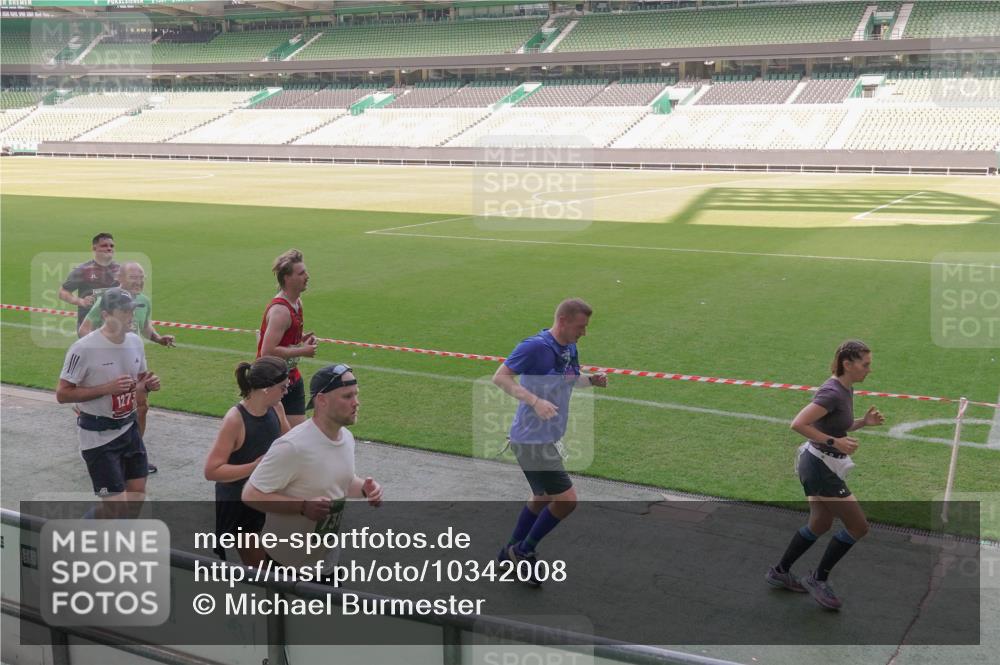 13.09.2026 - 21. swb-Marathon Bremen Michael Burmester http://msf.ph/oto/10342008 13.09.2026 13:24:51 Laufen im Stadion 137, 182, 213, 294, 324, 434, 505, 543, 548, 721, 723, 739, 743, 752, 815, 818, 966, 1273, 1410, 1459, 1463, 1471, 1491, 1504, 1515, 1561, 1597, 1598, 1830, 1944, 1953, 2058, 2059, 2095, 2211, 2252, 2267, 2271, 2286, 2308, 2312, 2323, 2354, 2445, 2465, 2483, 2495, 2497, 2503, 2506, 2554, 2571, 2591, 2644, 2752, 2762, 2768, 2776, 2833, 2878, 2896, 2936, 2968, 2981, 3005, 3142, 3211, 3259, 3282, 3288, 3289, 3292, 3298, 3306, 3312, 3329, 3364, 3381, 3390, 3395, 3770 meine-sportfotos.de
