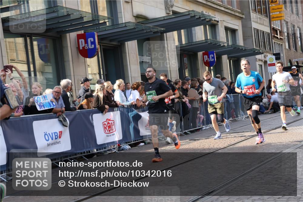 13.09.2026 - 21. swb-Marathon Bremen Strokosch-Dieckow http://msf.ph/oto/10342016 13.09.2026 13:28:06 Ziel 178, 210, 1239, 1380, 1460, 2047, 2764, 2977, 3028, 3114, 3294, 3334, 3597, 4250, 4506, 5250, 5360, 5683, 5889, 6182, 6914, 6957, 8429, 8483, 8570, 9064, 9543, 9549, 9738, 440, 488, 534, 762, 1343, 1456, 3135, 3480, 3576, 4106, 4133, 4265, 4744, 5360, 5462, 6468, 6522, 7042, 7138, 7926, 8188, 8351, 8656, 9067, 9145, 9167, 9168, 9494, 9543, 9881, 13069, 13198 meine-sportfotos.de