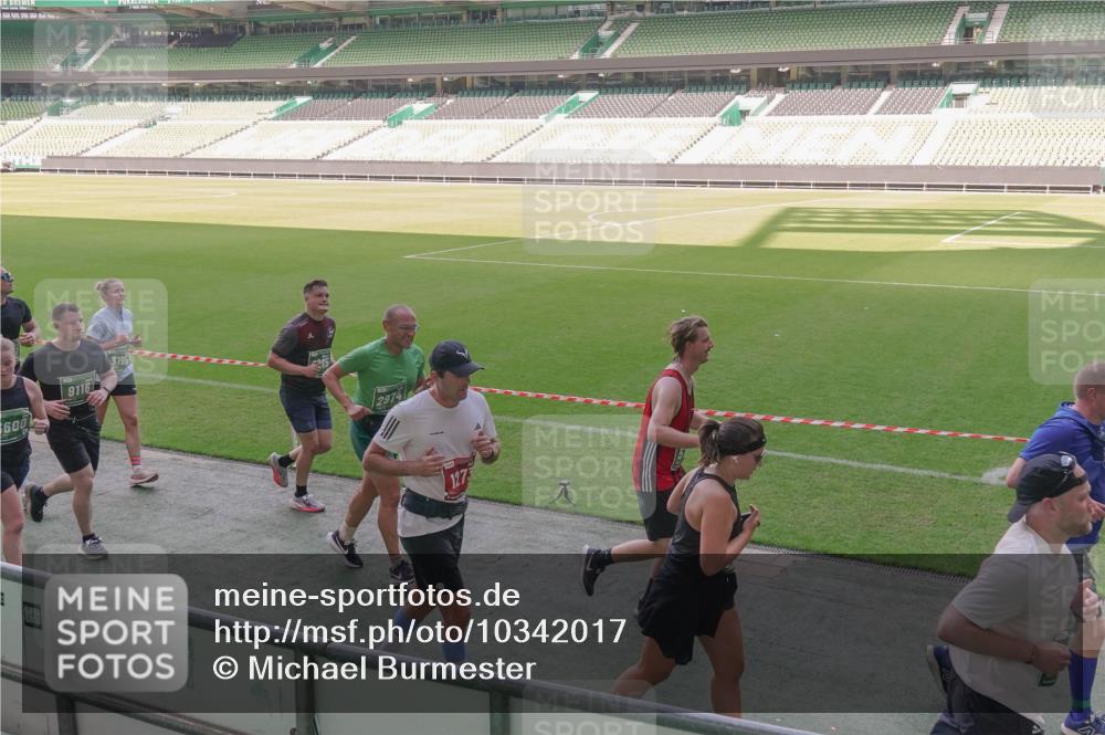 13.09.2026 - 21. swb-Marathon Bremen Michael Burmester http://msf.ph/oto/10342017 13.09.2026 13:24:52 Laufen im Stadion 137, 182, 213, 294, 324, 434, 505, 543, 548, 721, 723, 739, 743, 752, 815, 818, 966, 1273, 1410, 1443, 1459, 1463, 1471, 1491, 1504, 1515, 1561, 1597, 1598, 1830, 1944, 1953, 2058, 2059, 2095, 2211, 2252, 2267, 2271, 2286, 2308, 2312, 2323, 2354, 2445, 2465, 2483, 2495, 2497, 2503, 2506, 2554, 2571, 2591, 2644, 2752, 2762, 2768, 2776, 2833, 2878, 2896, 2936, 2968, 2981, 3005, 3142, 3211, 3259, 3282, 3288, 3289, 3292, 3298, 3306, 3312, 3329, 3364, 3381, 3390, 3395, 3770 meine-sportfotos.de