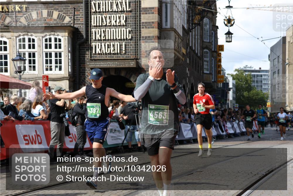 13.09.2026 - 21. swb-Marathon Bremen Strokosch-Dieckow http://msf.ph/oto/10342026 13.09.2026 13:27:03 Ziel 2779, 3526, 3852, 3893, 4077, 4441, 4598, 4919, 5054, 5937, 6289, 6314, 6375, 6548, 6580, 8112, 8303, 9551, 13097, 1493, 1494, 2454, 3273, 4121, 4558, 6071, 6288, 6776, 7072, 7849, 8219, 9159, 9343, 9760, 10112, 10113 meine-sportfotos.de