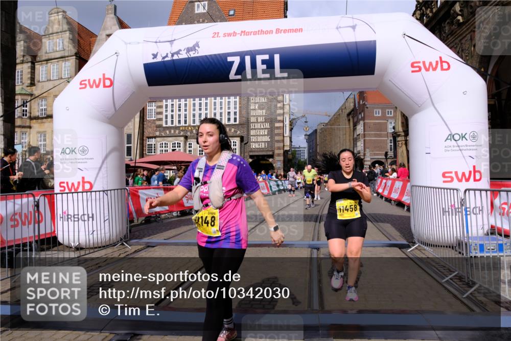 13.09.2026 - 21. swb-Marathon Bremen Tim E. http://msf.ph/oto/10342030 13.09.2026 11:11:36 Ziel 10419, 10611, 11036, 11062, 11216, 11231, 11458, 11679, 11745, 11870, 12126, 12148, 12396, 12464, 12508 meine-sportfotos.de