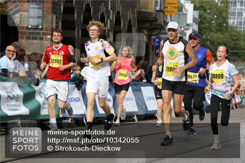 13.09.2026 - 21. swb-Marathon Bremen Strokosch-Dieckow http://msf.ph/oto/10342055 13.09.2026 10:51:20 Ziel 10200, 10537, 10808, 11087, 11170, 11339, 11537, 11625, 11626, 12004, 12179, 12303, 12351, 12407, 12560, 10334, 10381, 10544, 10763, 10825, 10862, 10984, 11145, 11787, 12424, 12548, 13631 meine-sportfotos.de