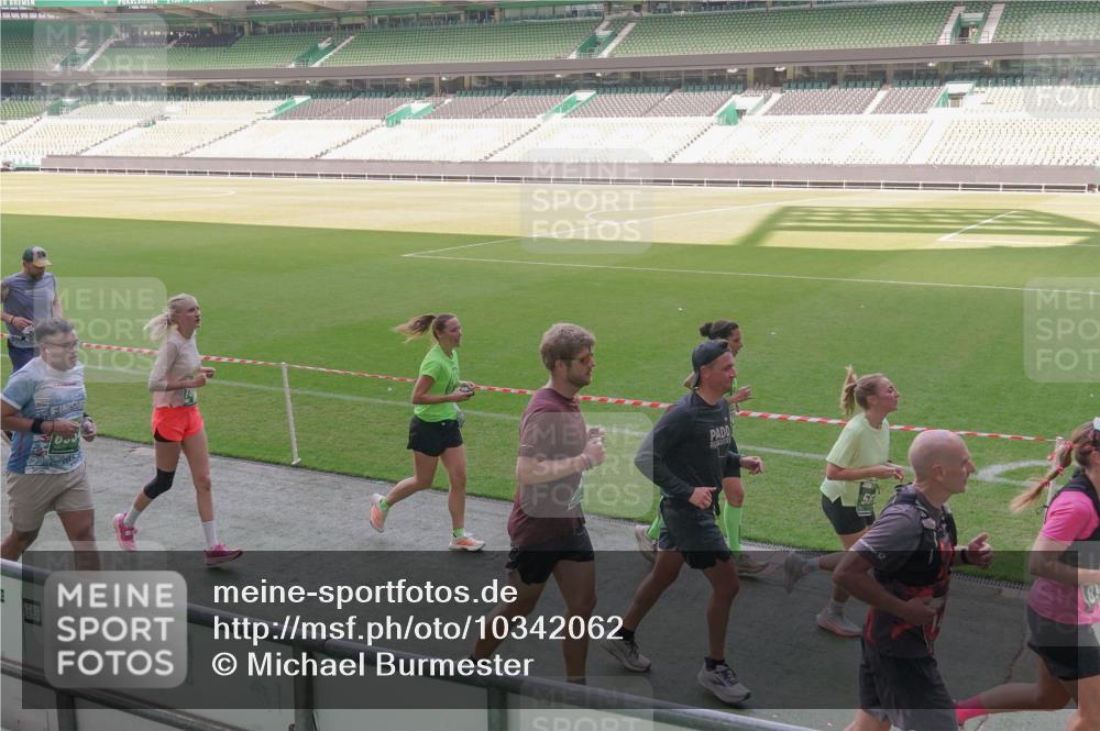13.09.2026 - 21. swb-Marathon Bremen Michael Burmester http://msf.ph/oto/10342062 13.09.2026 13:24:55 Laufen im Stadion 137, 182, 213, 294, 324, 434, 505, 543, 548, 721, 723, 739, 743, 752, 815, 818, 966, 1273, 1410, 1443, 1459, 1463, 1471, 1491, 1504, 1515, 1561, 1597, 1598, 1830, 1944, 1953, 2058, 2059, 2095, 2211, 2252, 2267, 2271, 2286, 2298, 2308, 2312, 2323, 2354, 2445, 2465, 2483, 2495, 2497, 2503, 2506, 2554, 2571, 2591, 2644, 2752, 2762, 2768, 2776, 2833, 2878, 2896, 2936, 2968, 2981, 3005, 3142, 3211, 3259, 3282, 3288, 3289, 3292, 3298, 3306, 3312, 3329, 3364, 3381, 3390, 3395 meine-sportfotos.de