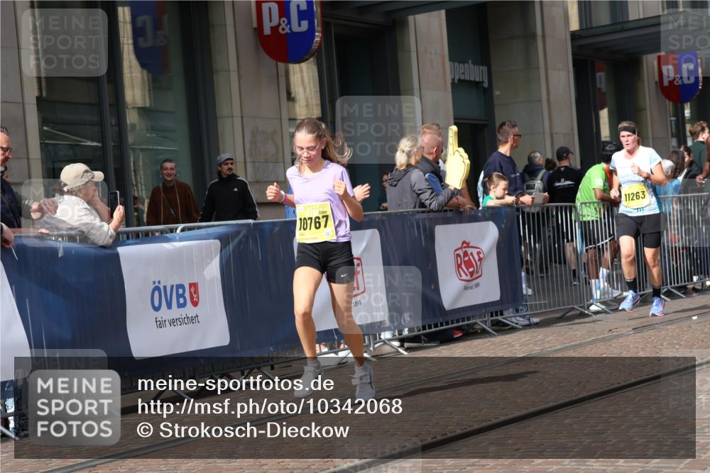 13.09.2026 - 21. swb-Marathon Bremen Strokosch-Dieckow http://msf.ph/oto/10342068 13.09.2026 11:08:01 Ziel 10135, 10188, 10404, 10493, 10767, 10793, 10851, 10859, 11032, 11124, 11263, 11509, 11560, 11561, 11659, 11888, 11968, 12073, 12160, 12164, 12315, 12325, 12384, 12389, 12410, 10139, 10404, 10493, 10595, 10660, 10661, 10674, 10830, 10871, 10937, 11037, 11044, 11378, 11404, 11515, 11659, 11831, 11833, 11958, 12024, 12031, 12066, 12097, 12160, 12194, 12248, 12307, 12389, 12511, 12512 meine-sportfotos.de