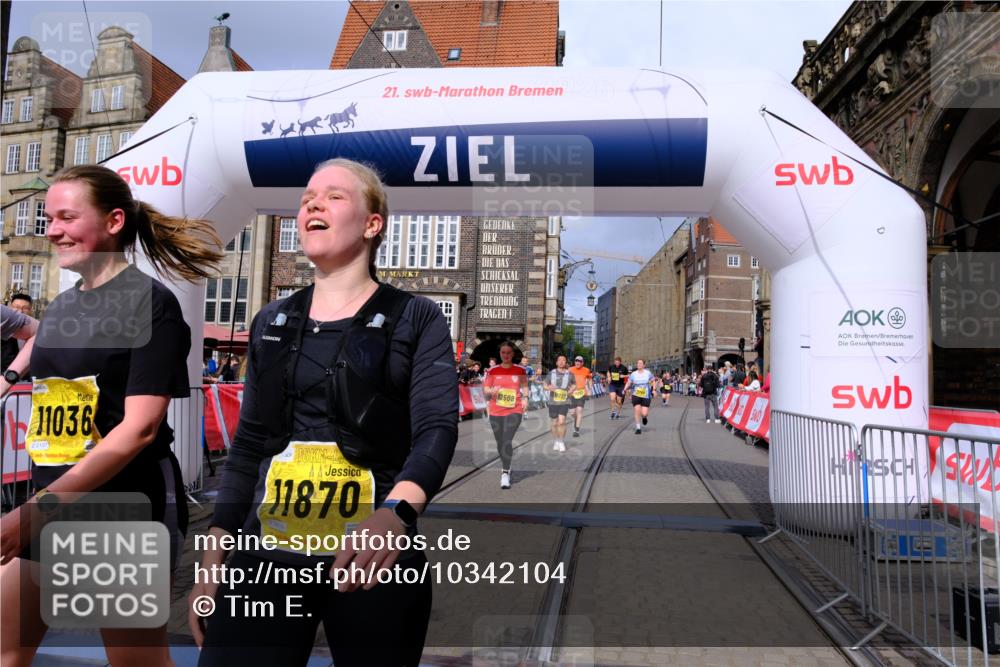 13.09.2026 - 21. swb-Marathon Bremen Tim E. http://msf.ph/oto/10342104 13.09.2026 11:11:43 Ziel 10155, 10419, 10510, 10511, 10546, 10977, 11036, 11216, 11231, 11289, 11458, 11533, 11702, 11745, 11870, 12126, 12148, 12220, 12311, 12464, 12508 meine-sportfotos.de