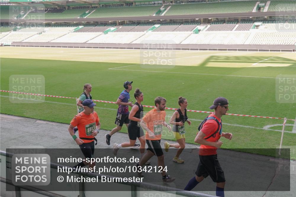 13.09.2026 - 21. swb-Marathon Bremen Michael Burmester http://msf.ph/oto/10342124 13.09.2026 13:25:05 Laufen im Stadion 137, 182, 213, 294, 324, 505, 530, 543, 548, 645, 721, 723, 739, 743, 752, 815, 818, 966, 1273, 1410, 1443, 1459, 1463, 1471, 1487, 1491, 1504, 1515, 1561, 1597, 1598, 1744, 1828, 1830, 1944, 1953, 2058, 2059, 2095, 2211, 2252, 2267, 2271, 2286, 2298, 2308, 2312, 2323, 2354, 2445, 2465, 2483, 2495, 2497, 2503, 2506, 2554, 2571, 2591, 2644, 2752, 2762, 2768, 2776, 2833, 2878, 2896, 2981, 3005, 3097, 3142, 3211, 3259, 3288, 3289, 3298, 3306, 3312, 3329, 3364, 3381, 3390 meine-sportfotos.de