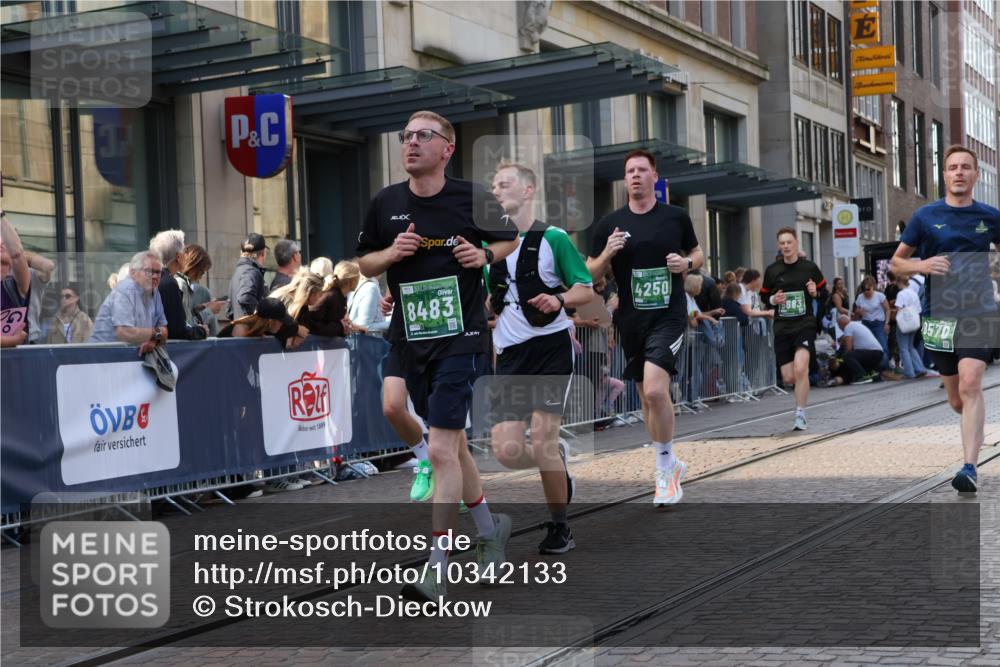 13.09.2026 - 21. swb-Marathon Bremen Strokosch-Dieckow http://msf.ph/oto/10342133 13.09.2026 13:28:10 Ziel 178, 210, 613, 1239, 1380, 1460, 1914, 2047, 2764, 2977, 3028, 3294, 3597, 4250, 4564, 5250, 5683, 5889, 6914, 6957, 8429, 8483, 8570, 8938, 9064, 9176, 9549, 13012, 488, 534, 762, 1343, 1456, 3114, 3135, 3334, 3480, 3576, 4106, 4133, 4265, 4506, 5360, 5462, 6182, 6468, 6522, 7926, 8188, 8656, 9067, 9145, 9167, 9168, 9543, 9738, 9881, 13069 meine-sportfotos.de