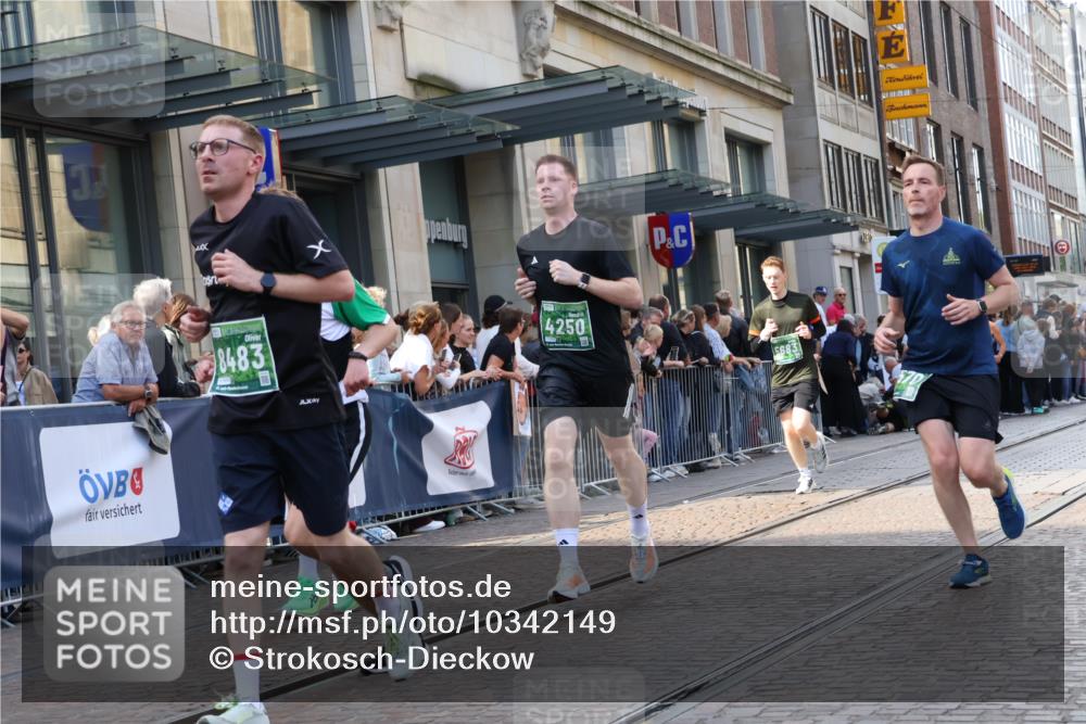 13.09.2026 - 21. swb-Marathon Bremen Strokosch-Dieckow http://msf.ph/oto/10342149 13.09.2026 13:28:11 Ziel 178, 210, 613, 1239, 1380, 1460, 1914, 2047, 2764, 2977, 3028, 3294, 3597, 4102, 4250, 4564, 5250, 5683, 5889, 6914, 6957, 8429, 8483, 8570, 8938, 9064, 9176, 9549, 13012, 488, 1343, 1456, 3114, 3334, 3480, 3576, 4106, 4133, 4265, 4506, 5360, 5462, 5889, 6182, 6468, 6522, 7926, 8188, 8656, 9067, 9145, 9167, 9168, 9543, 9738, 9881, 13069 meine-sportfotos.de
