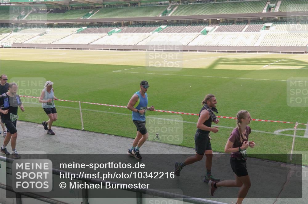 13.09.2026 - 21. swb-Marathon Bremen Michael Burmester http://msf.ph/oto/10342216 13.09.2026 13:25:14 Laufen im Stadion 137, 182, 213, 294, 505, 530, 543, 548, 645, 721, 723, 739, 743, 752, 815, 818, 966, 1273, 1283, 1410, 1443, 1459, 1463, 1471, 1487, 1491, 1504, 1515, 1561, 1744, 1828, 1830, 1944, 1953, 2058, 2059, 2095, 2211, 2252, 2267, 2271, 2298, 2308, 2312, 2323, 2354, 2382, 2384, 2465, 2483, 2497, 2503, 2506, 2554, 2571, 2591, 2644, 2752, 2762, 2776, 2833, 2878, 2896, 2981, 3005, 3062, 3097, 3142, 3172, 3211, 3259, 3288, 3289, 3298, 3306, 3312, 3329, 3381, 3390 meine-sportfotos.de