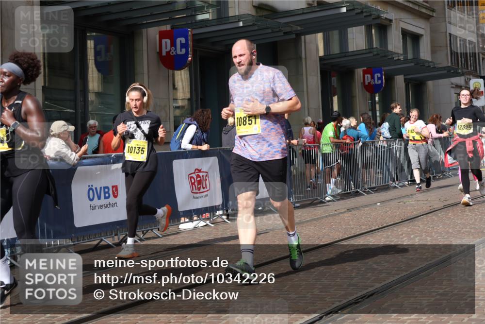 13.09.2026 - 21. swb-Marathon Bremen Strokosch-Dieckow http://msf.ph/oto/10342226 13.09.2026 11:08:04 Ziel 10135, 10188, 10229, 10793, 10851, 10859, 11032, 11065, 11124, 11263, 11509, 11560, 11561, 11678, 11888, 11968, 12073, 12164, 12315, 12325, 12410, 12516, 10139, 10404, 10493, 10660, 10661, 10674, 10767, 10830, 10859, 10871, 10937, 11037, 11044, 11378, 11404, 11515, 11659, 11831, 11833, 11958, 12024, 12031, 12066, 12097, 12160, 12248, 12307, 12384, 12389, 12511, 12512 meine-sportfotos.de