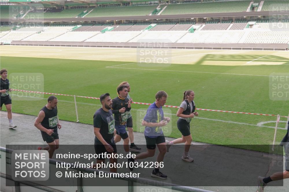 13.09.2026 - 21. swb-Marathon Bremen Michael Burmester http://msf.ph/oto/10342296 13.09.2026 13:25:26 Laufen im Stadion 213, 294, 505, 530, 543, 548, 645, 723, 739, 752, 815, 818, 966, 1273, 1283, 1410, 1443, 1459, 1463, 1471, 1487, 1491, 1504, 1515, 1530, 1561, 1618, 1744, 1828, 1830, 1944, 1953, 2058, 2059, 2095, 2211, 2252, 2267, 2271, 2298, 2308, 2312, 2323, 2354, 2382, 2384, 2465, 2483, 2497, 2506, 2508, 2554, 2558, 2571, 2591, 2644, 2656, 2675, 2752, 2762, 2776, 2833, 2878, 2896, 2970, 2981, 3005, 3062, 3097, 3142, 3172, 3211, 3259, 3298, 3306, 3312, 3329, 3381, 3390, 3433 meine-sportfotos.de
