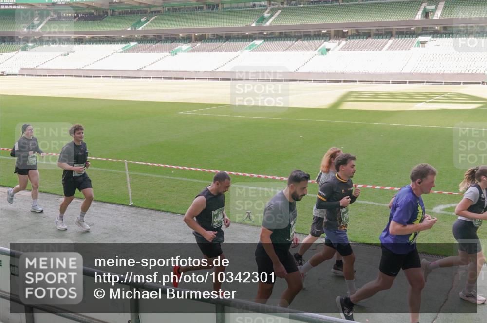 13.09.2026 - 21. swb-Marathon Bremen Michael Burmester http://msf.ph/oto/10342301 13.09.2026 13:25:26 Laufen im Stadion 213, 294, 505, 530, 543, 548, 645, 723, 739, 752, 815, 818, 966, 1273, 1283, 1410, 1443, 1459, 1463, 1471, 1487, 1491, 1504, 1515, 1530, 1561, 1618, 1744, 1828, 1830, 1944, 1953, 2058, 2059, 2095, 2211, 2252, 2267, 2271, 2298, 2308, 2312, 2323, 2354, 2382, 2384, 2465, 2483, 2497, 2506, 2508, 2554, 2558, 2571, 2591, 2644, 2656, 2675, 2752, 2762, 2776, 2833, 2878, 2896, 2970, 2981, 3005, 3062, 3097, 3142, 3172, 3211, 3259, 3298, 3306, 3312, 3329, 3381, 3390, 3433 meine-sportfotos.de