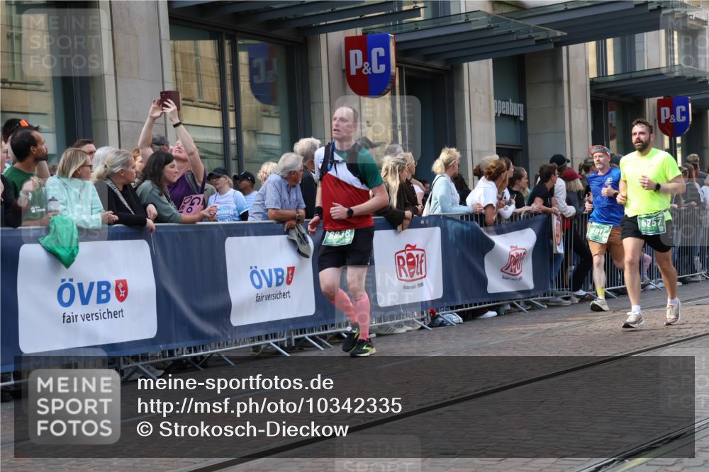 13.09.2026 - 21. swb-Marathon Bremen Strokosch-Dieckow http://msf.ph/oto/10342335 13.09.2026 13:28:19 Ziel 613, 1239, 1914, 2276, 2764, 2891, 3028, 3348, 3444, 4102, 4250, 4564, 5683, 6914, 6957, 7263, 7527, 8483, 8570, 8938, 9064, 9176, 13012, 178, 210, 1343, 1380, 1460, 2047, 2977, 3114, 3294, 3334, 3597, 4506, 5250, 5360, 5889, 6182, 7926, 8429, 8656, 9064, 9167, 9168, 9543, 9549, 9738, 9881, 13069 meine-sportfotos.de
