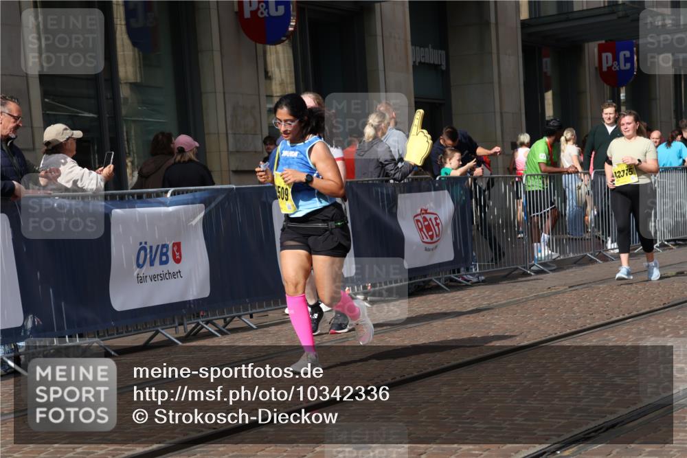 13.09.2026 - 21. swb-Marathon Bremen Strokosch-Dieckow http://msf.ph/oto/10342336 13.09.2026 11:08:09 Ziel 10135, 10188, 10229, 10851, 11065, 11124, 11509, 11560, 11561, 11678, 11834, 11888, 11968, 12073, 12162, 12164, 12315, 12325, 12410, 12516, 10135, 10139, 10404, 10493, 10660, 10674, 10767, 10793, 10859, 10937, 11032, 11044, 11263, 11378, 11404, 11659, 11831, 11833, 11958, 12024, 12031, 12066, 12160, 12248, 12384, 12389, 12511, 12512 meine-sportfotos.de