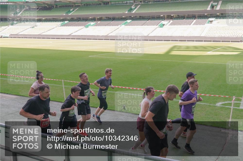 13.09.2026 - 21. swb-Marathon Bremen Michael Burmester http://msf.ph/oto/10342346 13.09.2026 13:25:35 Laufen im Stadion 202, 213, 294, 505, 530, 543, 548, 645, 723, 752, 815, 818, 966, 1283, 1410, 1443, 1459, 1463, 1471, 1473, 1487, 1491, 1504, 1515, 1530, 1561, 1618, 1744, 1828, 1830, 1953, 2058, 2059, 2095, 2211, 2267, 2271, 2298, 2308, 2312, 2323, 2354, 2382, 2384, 2483, 2497, 2506, 2508, 2554, 2558, 2571, 2591, 2592, 2644, 2656, 2675, 2752, 2762, 2776, 2833, 2878, 2896, 2970, 2981, 3005, 3047, 3062, 3097, 3142, 3172, 3211, 3259, 3298, 3306, 3329, 3359, 3381, 3390, 3433, 3851 meine-sportfotos.de