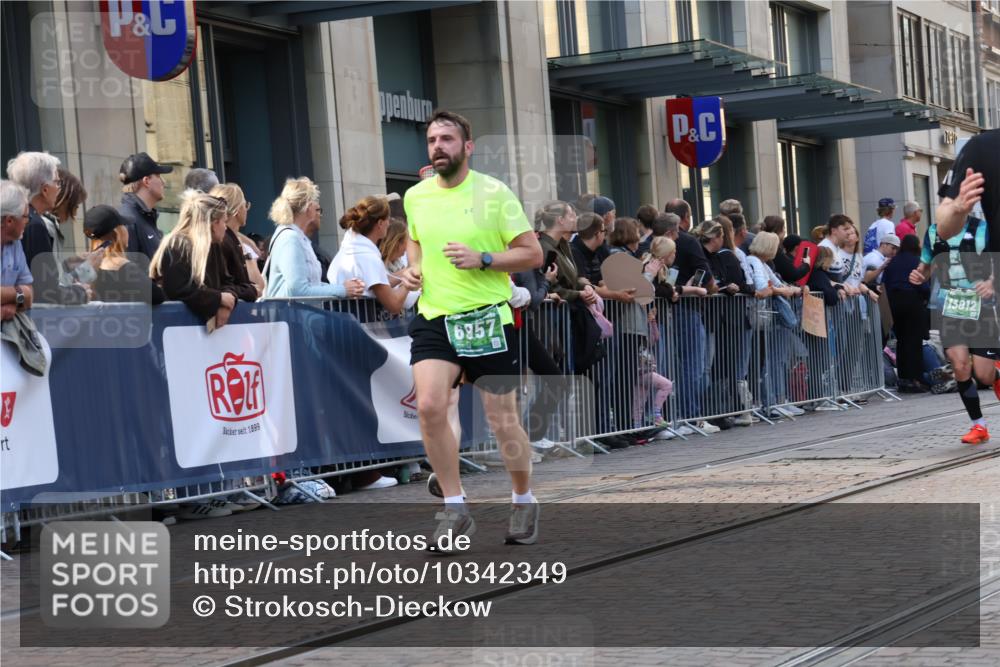 13.09.2026 - 21. swb-Marathon Bremen Strokosch-Dieckow http://msf.ph/oto/10342349 13.09.2026 13:28:20 Ziel 613, 1239, 1914, 2276, 2764, 2891, 3028, 3348, 3444, 4102, 4250, 4564, 5683, 6914, 6957, 7263, 7527, 8483, 8570, 8938, 9176, 13012, 178, 210, 1343, 1380, 1460, 2047, 2977, 3114, 3294, 3334, 3597, 4506, 5250, 5360, 5889, 6182, 7926, 8429, 8570, 8656, 9064, 9167, 9168, 9543, 9549, 9738, 9881 meine-sportfotos.de
