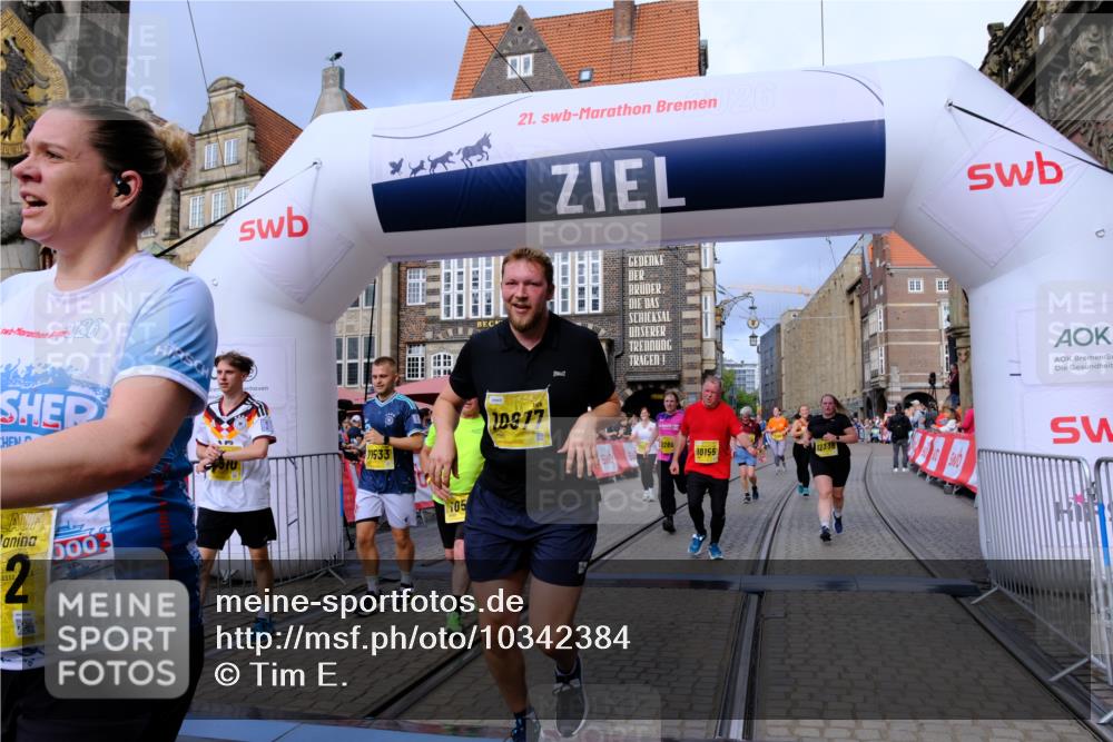 13.09.2026 - 21. swb-Marathon Bremen Tim E. http://msf.ph/oto/10342384 13.09.2026 11:11:50 Ziel 10155, 10510, 10511, 10546, 10552, 10977, 11036, 11216, 11239, 11289, 11533, 11702, 11870, 11927, 12082, 12126, 12220, 12286, 12311, 12336, 12464, 12508, 12553 meine-sportfotos.de