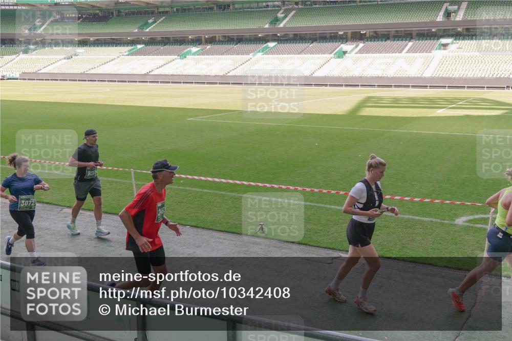 13.09.2026 - 21. swb-Marathon Bremen Michael Burmester http://msf.ph/oto/10342408 13.09.2026 13:25:42 Laufen im Stadion 202, 213, 294, 505, 530, 543, 548, 645, 723, 815, 818, 966, 1283, 1410, 1443, 1459, 1463, 1473, 1487, 1491, 1504, 1515, 1530, 1561, 1618, 1744, 1828, 1830, 1953, 2058, 2059, 2095, 2211, 2267, 2271, 2298, 2308, 2312, 2323, 2354, 2382, 2384, 2483, 2497, 2506, 2508, 2554, 2558, 2576, 2591, 2592, 2644, 2656, 2675, 2752, 2762, 2817, 2833, 2878, 2896, 2970, 2981, 3005, 3047, 3062, 3097, 3142, 3172, 3211, 3259, 3298, 3306, 3329, 3359, 3381, 3390, 3433, 3629, 3851 meine-sportfotos.de