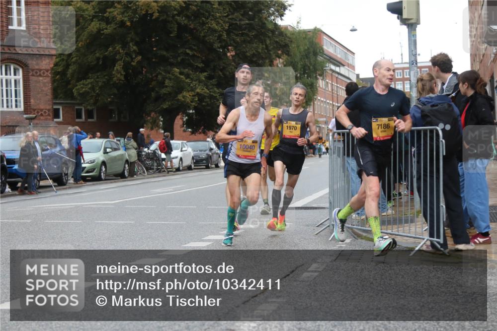 13.09.2026 - Kiel Lauf Markus Tischler http://msf.ph/oto/10342411 13.09.2026 11:30:21 Fleethörn 10040, 1970, 7186 meine-sportfotos.de