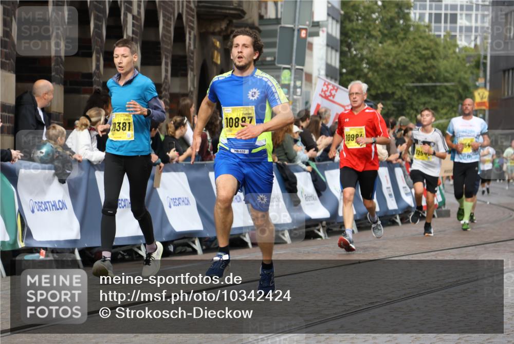 13.09.2026 - 21. swb-Marathon Bremen Strokosch-Dieckow http://msf.ph/oto/10342424 13.09.2026 10:51:29 Ziel 10200, 10471, 10515, 10808, 10887, 11339, 11503, 11537, 11625, 11626, 11801, 11973, 12051, 12133, 12303, 12407, 12552, 10162, 10281, 10334, 10348, 10467, 11145, 11273, 11542, 11787, 12329 meine-sportfotos.de
