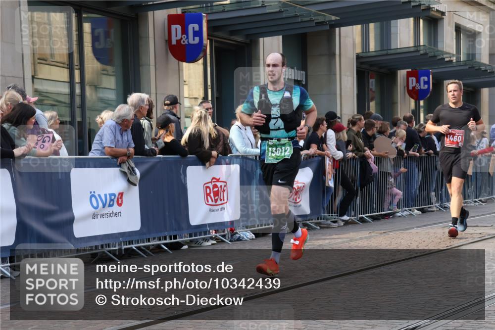 13.09.2026 - 21. swb-Marathon Bremen Strokosch-Dieckow http://msf.ph/oto/10342439 13.09.2026 13:28:23 Ziel 613, 1239, 1914, 2276, 2764, 2891, 3028, 3348, 3444, 4102, 4250, 4564, 5267, 5531, 5683, 5691, 6817, 6914, 6957, 7134, 7263, 7527, 8483, 8938, 9176, 9562, 13012, 13174, 178, 210, 1380, 1460, 2047, 2977, 3114, 3294, 3334, 3597, 4250, 4506, 5250, 5360, 5683, 5889, 6182, 7926, 8429, 8570, 8656, 9064, 9167, 9168, 9543, 9549, 9738, 9881 meine-sportfotos.de